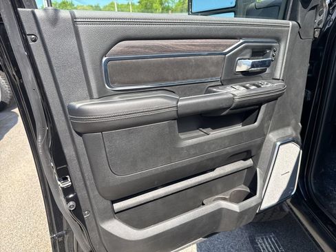 New 2026 RAM 2500 Laramie AWD/4WD image 16