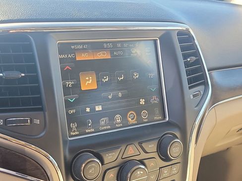 Used 2017 Jeep Grand Cherokee Limited image 23