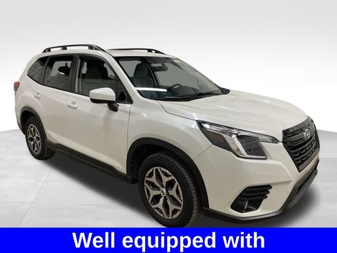 Certified 2023 Subaru Forester Premium image 3