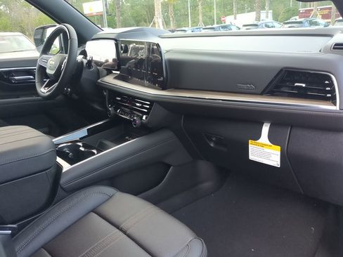 New 2026 Chevrolet Suburban High Country image 29