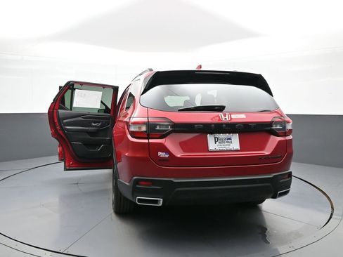 Certified 2025 Honda Pilot Black Edition image 49