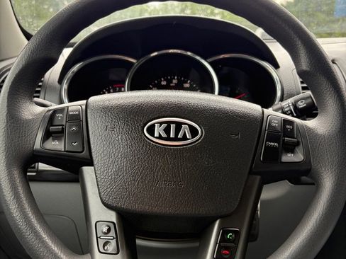 Used 2011 Kia Sorento 2WD image 16