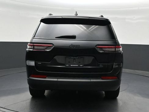 Used 2022 Jeep Grand Cherokee L Limited w/ Black Appearance Package RWD image 4