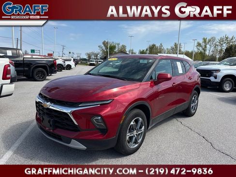 Used 2025 Chevrolet Blazer LT AWD/4WD image 1