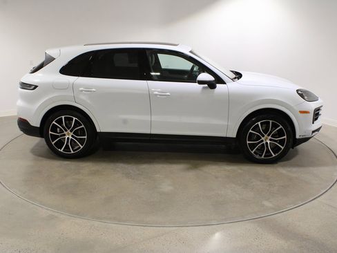 Used 2024 Porsche Cayenne image 6