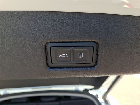 Used 2025 Audi Q5 Premium AWD/4WD image 29