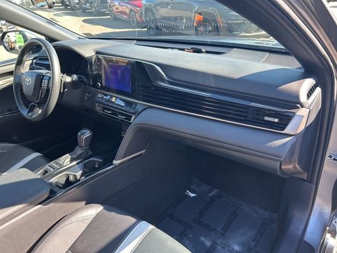 Used 2025 Toyota Camry SE FWD image 25