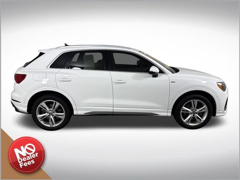 Used 2020 Audi Q3 2.0T Premium w/ Convenience Package AWD/4WD image 2
