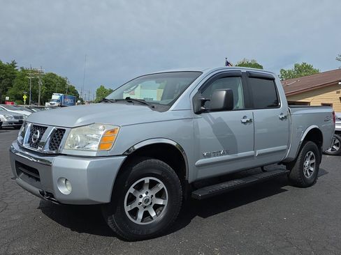 Used 2006 Nissan Titan SE AWD/4WD image 1