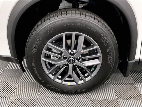 New 2025 Nissan Rogue S image 11