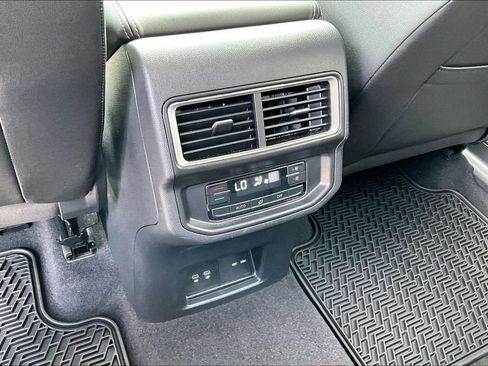 Certified 2026 Volkswagen Atlas SE AWD/4WD image 18