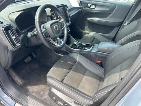 Used 2023 Volvo XC40 Recharge Plus AWD/4WD image 2