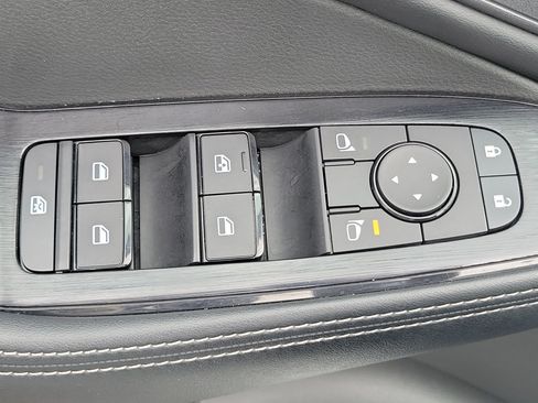 Used 2025 Nissan Rogue SV FWD image 28