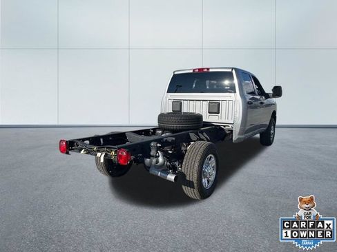 Used 2023 RAM 3500 Tradesman w/ Chrome Appearance Group AWD/4WD image 10