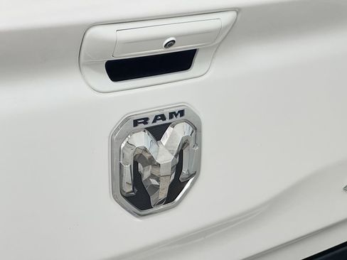 Used 2023 RAM 1500 Laramie AWD/4WD image 18