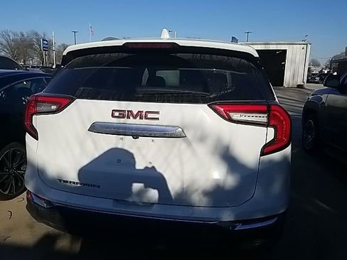 Certified 2024 GMC Terrain SLT image 19