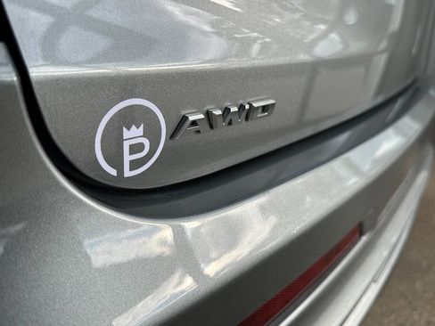 Used 2023 Cadillac XT6 Premium Luxury w/ Technology Package image 13