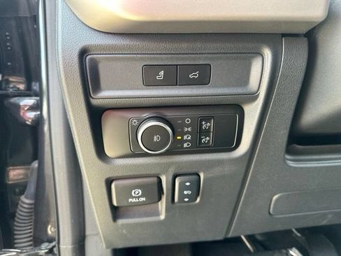 Used 2024 Ford Expedition XLT RWD image 7