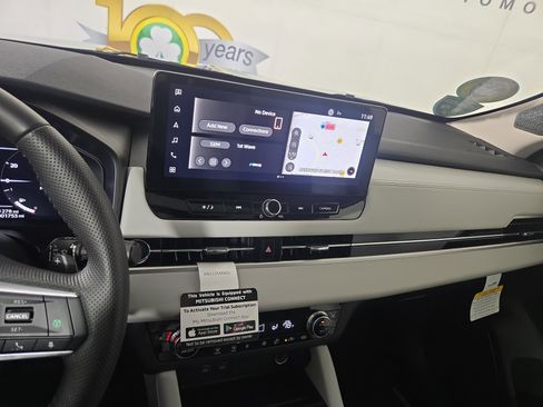 New 2025 Mitsubishi Outlander SE image 23