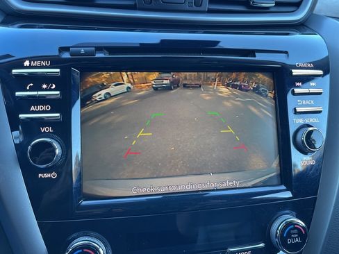 Used 2024 Nissan Murano SV w/ SV Midnight Edition Package image 11