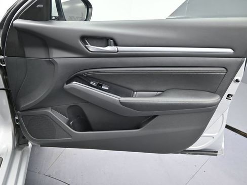 Used 2023 Nissan Altima 2.5 SL FWD image 8