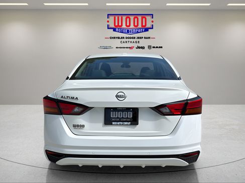 Used 2025 Nissan Altima 2.5 S FWD image 2