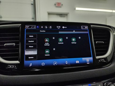 Used 2024 Chrysler Pacifica Touring-L image 56