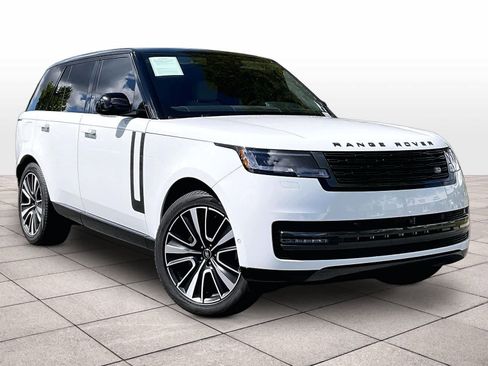 Used 2025 Land Rover Range Rover SE AWD/4WD image 2