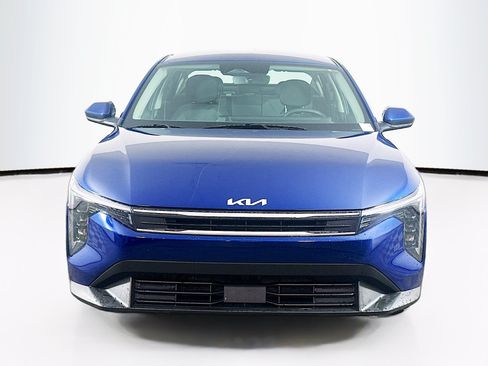Used 2025 Kia K4 FWD image 2
