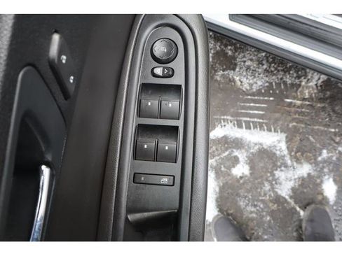 Used 2011 GMC Acadia SLE image 11