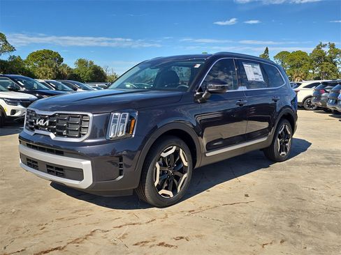 New 2025 Kia Telluride S image 4