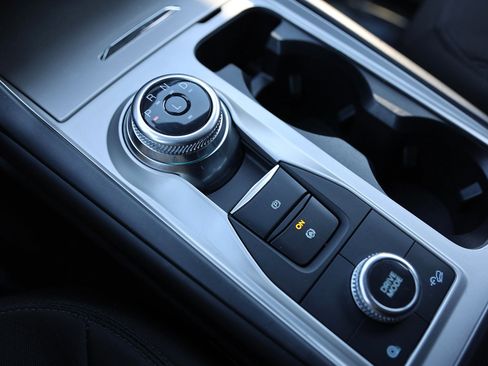 Used 2022 Ford Explorer XLT w/ Class IV Trailer Tow Package image 34