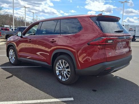 Certified 2025 Toyota Grand Highlander AWD image 4