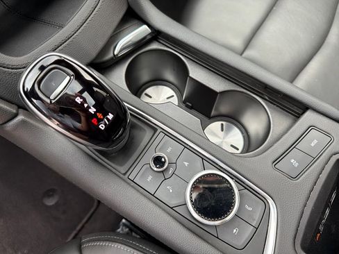 Used 2025 Cadillac XT6 Premium Luxury image 25