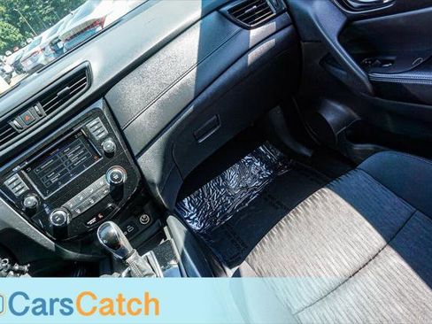 Used 2018 Nissan Rogue S image 25