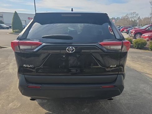 Used 2024 Toyota RAV4 XLE image 4