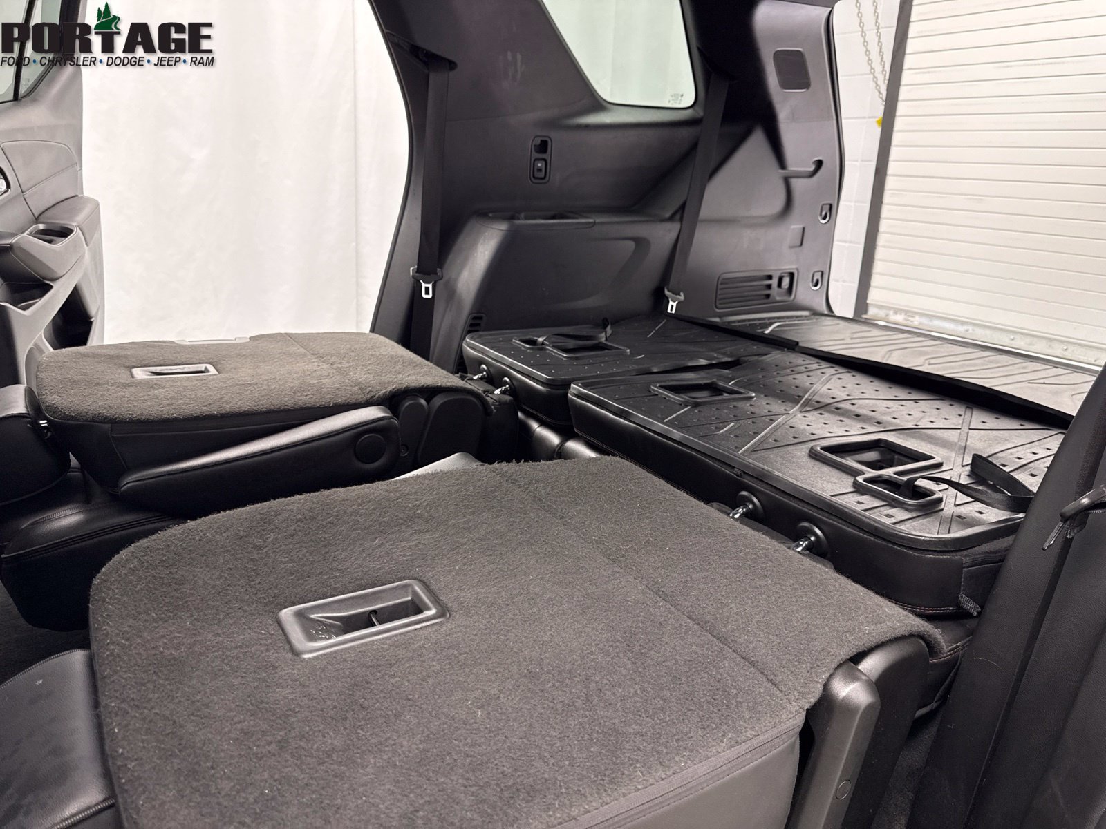 Used 2022 Chevrolet Traverse RS w/ LPO, Floor Liner Package AWD/4WD image 35
