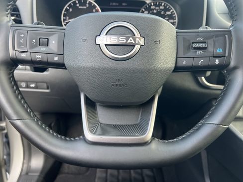 Used 2025 Nissan Rogue SV AWD/4WD image 8
