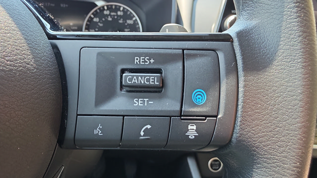 Used 2023 Nissan Rogue SV FWD image 19