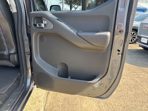 Used 2016 Nissan Frontier PRO-4X w/ Pro-4x Luxury Package image 17