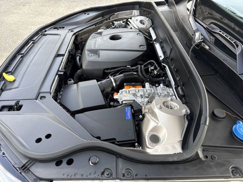 Used 2024 Volvo XC90 T8 Plus w/ Protection Package Premier AWD/4WD image 45