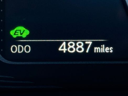 Certified 2025 Lexus ES 300h w/ Premium Package image 4