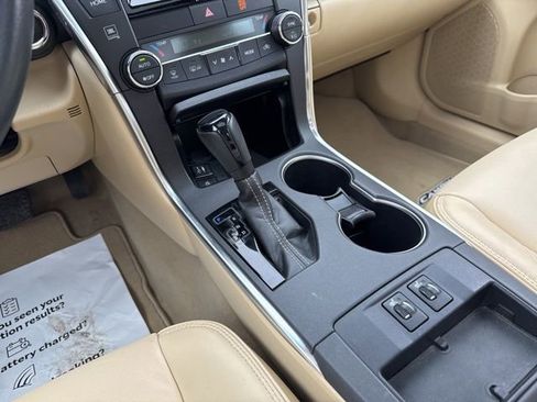 Used 2017 Toyota Camry XLE w/ Moonroof Package image 22