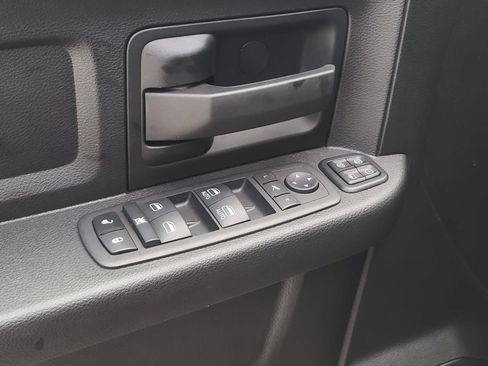 Used 2024 RAM 3500 Tradesman w/ Chrome Appearance Group AWD/4WD image 15