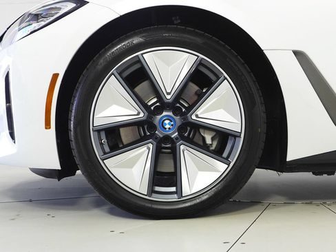 Used 2023 BMW i4 eDrive35 w/ Premium Package RWD image 5