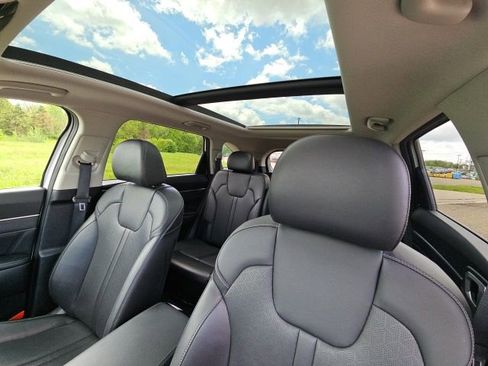 Used 2022 Kia Sorento SX AWD/4WD image 16