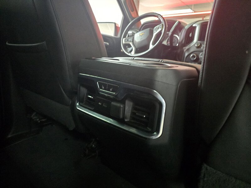 Used 2021 Chevrolet Silverado 1500 LTZ w/ LTZ Premium Package AWD/4WD image 17