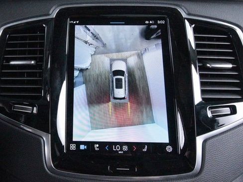 Certified 2025 Volvo XC90 T8 Plus w/ Protection Package Premier image 45