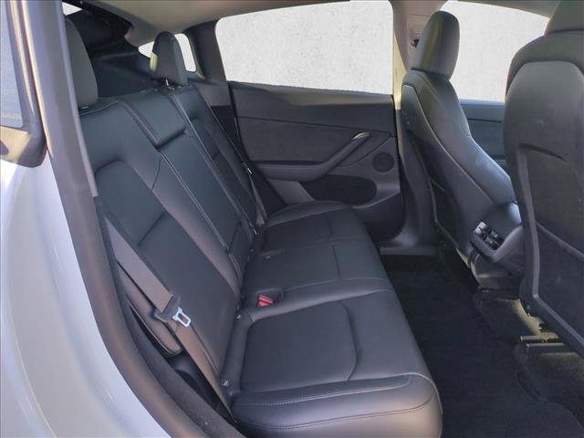 Used 2024 Tesla Model Y Long Range RWD image 21
