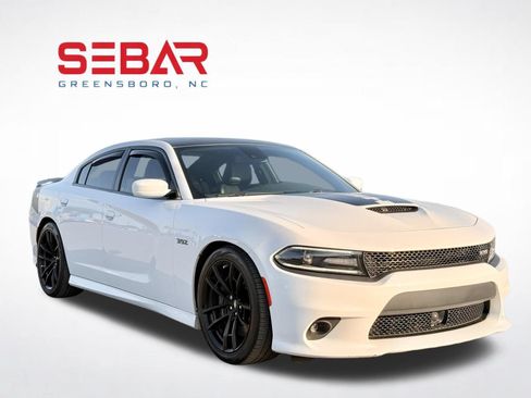 Used 2017 Dodge Charger R/T RWD image 9